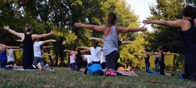 Yoga all'aperto 1350x900